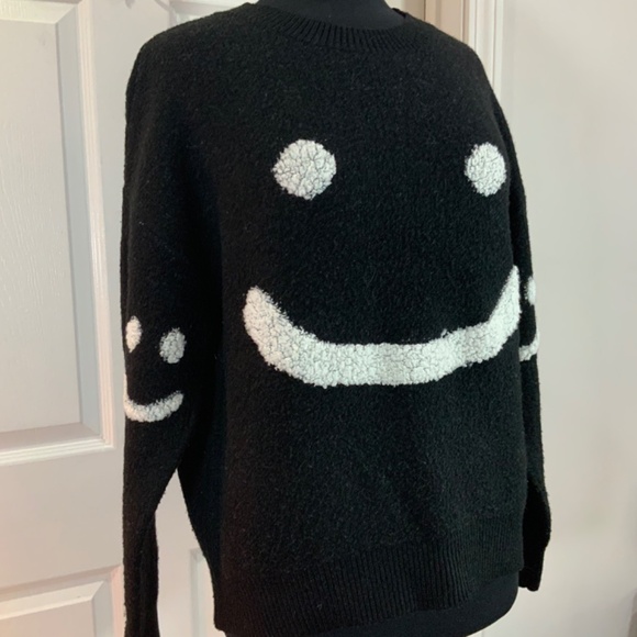 Smile Long Sleeve Smiley Face Black Sweater Size S/M - Picture 4 of 9